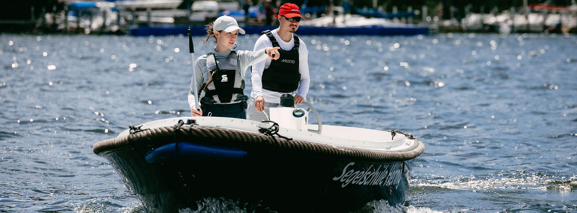 Segelschule Hering Kombination Binnen See Motorboot